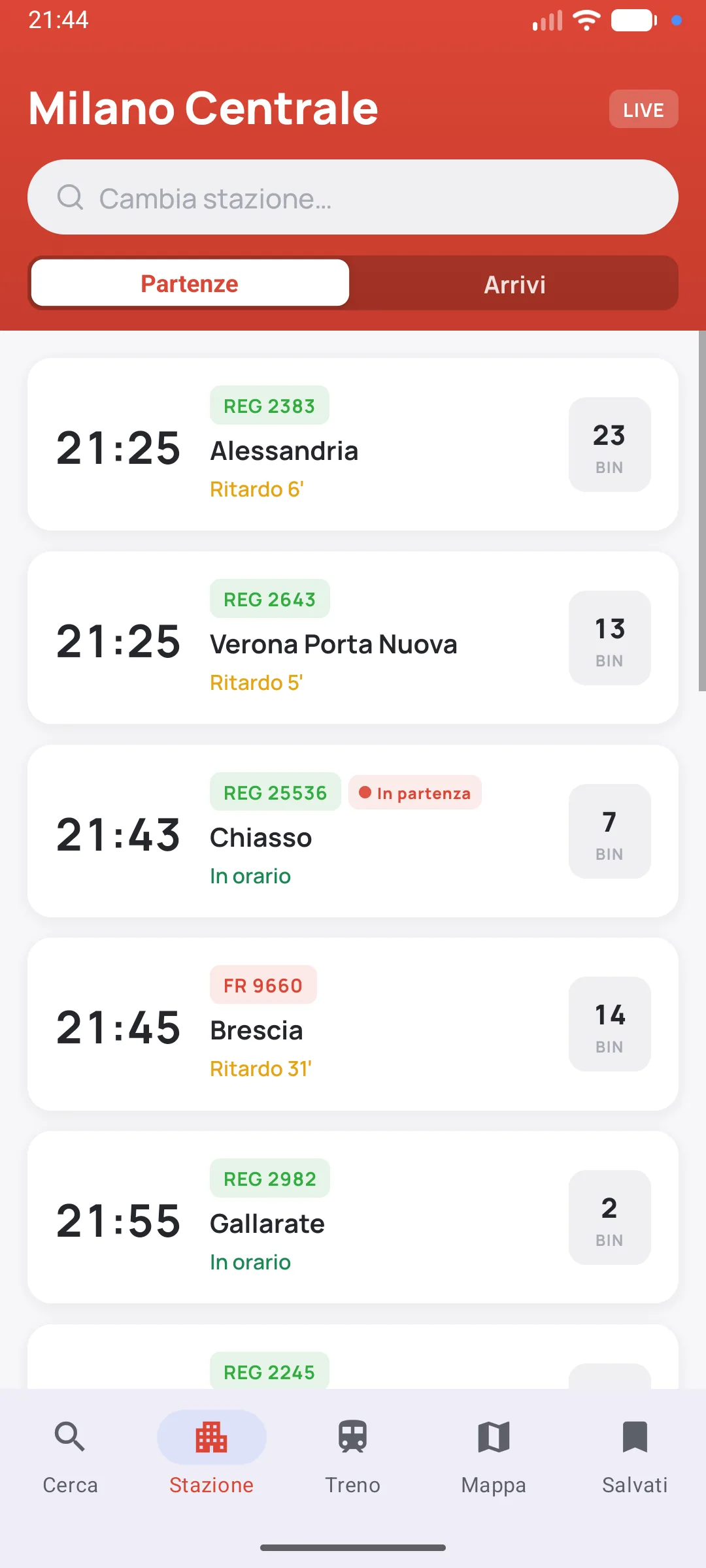 Milano Centrale departure board in Choof